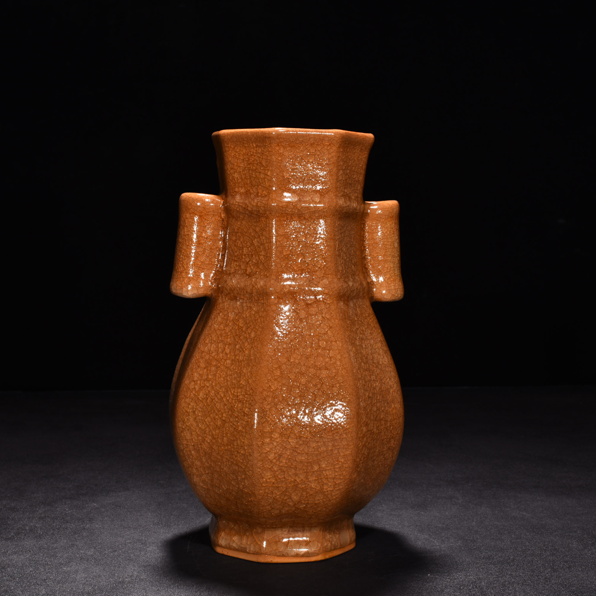 Song Dynasty official kiln beige glaze ice cracked vase