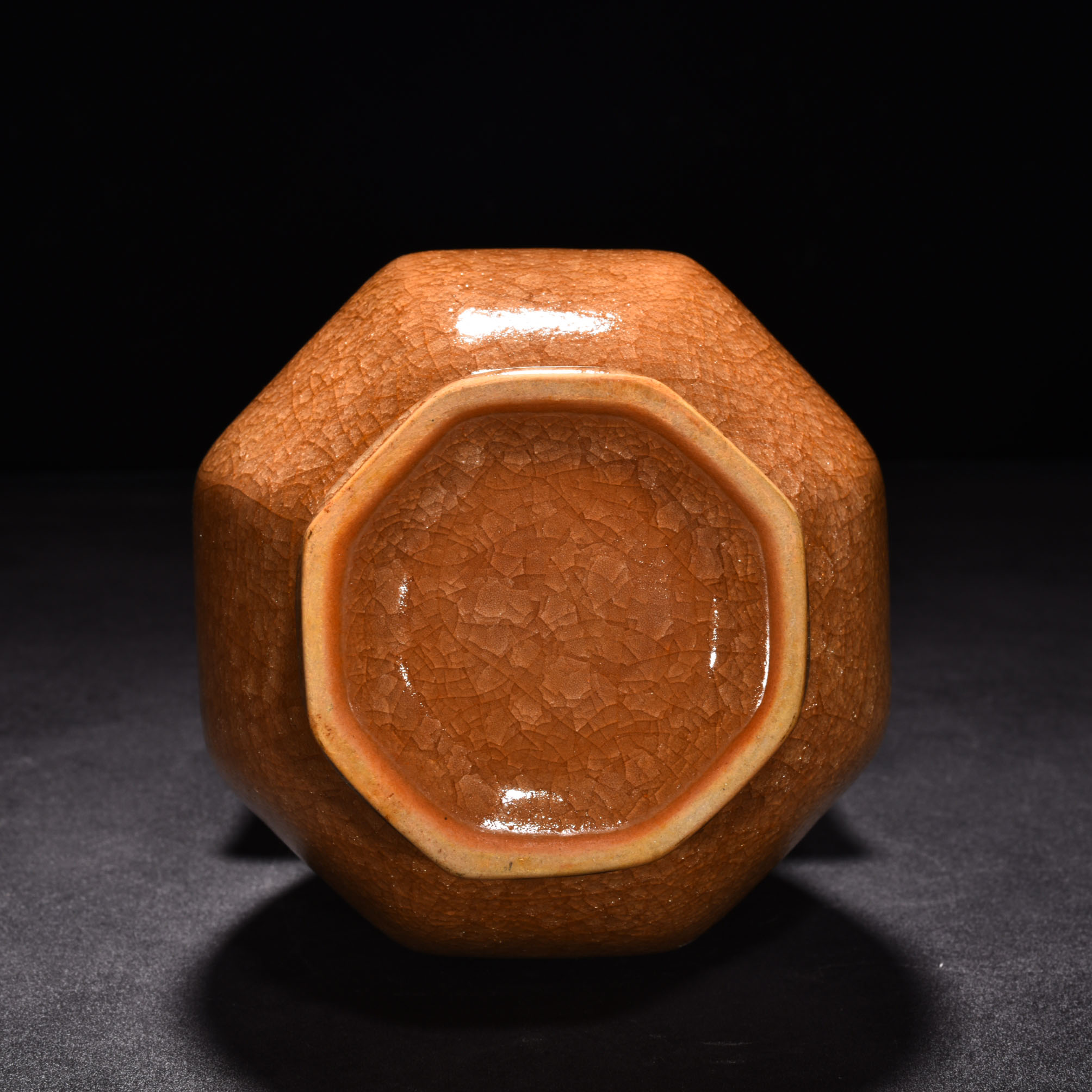 Song Dynasty official kiln beige glaze ice cracked vase