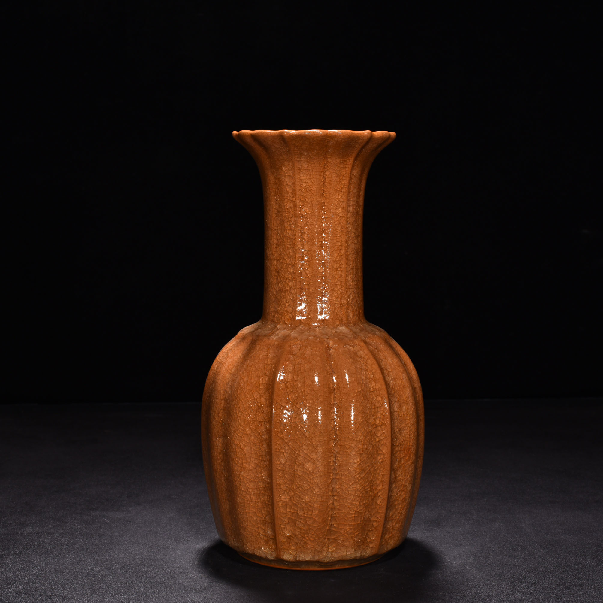 Song Dynasty official kiln beige glaze ice cracked bottle