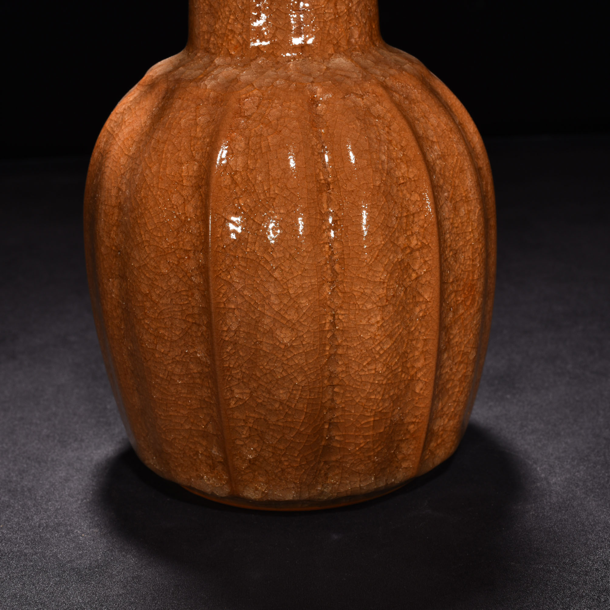 Song Dynasty official kiln beige glaze ice cracked bottle