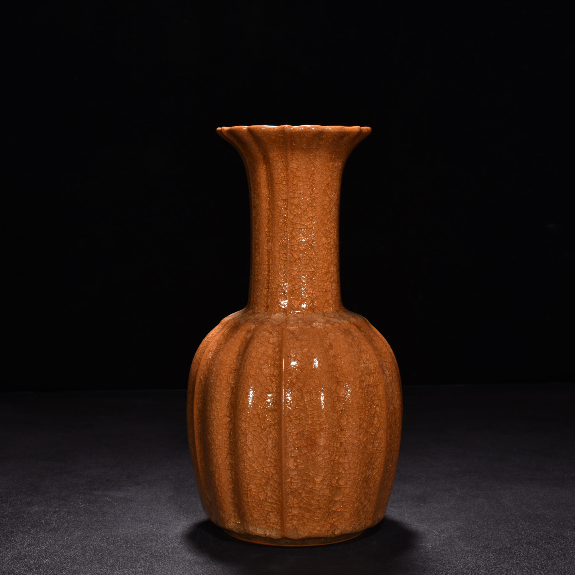 Song Dynasty official kiln beige glaze ice cracked bottle