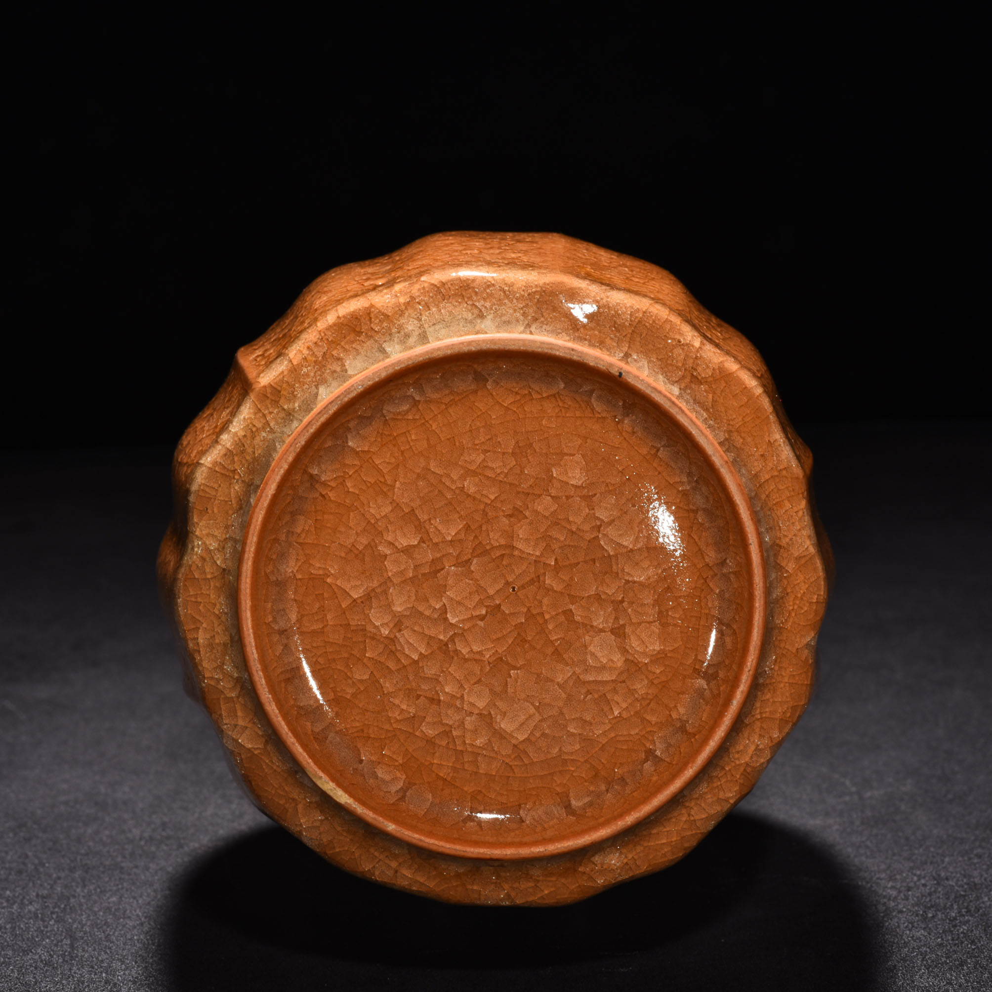 Song Dynasty official kiln beige glaze ice cracked bottle