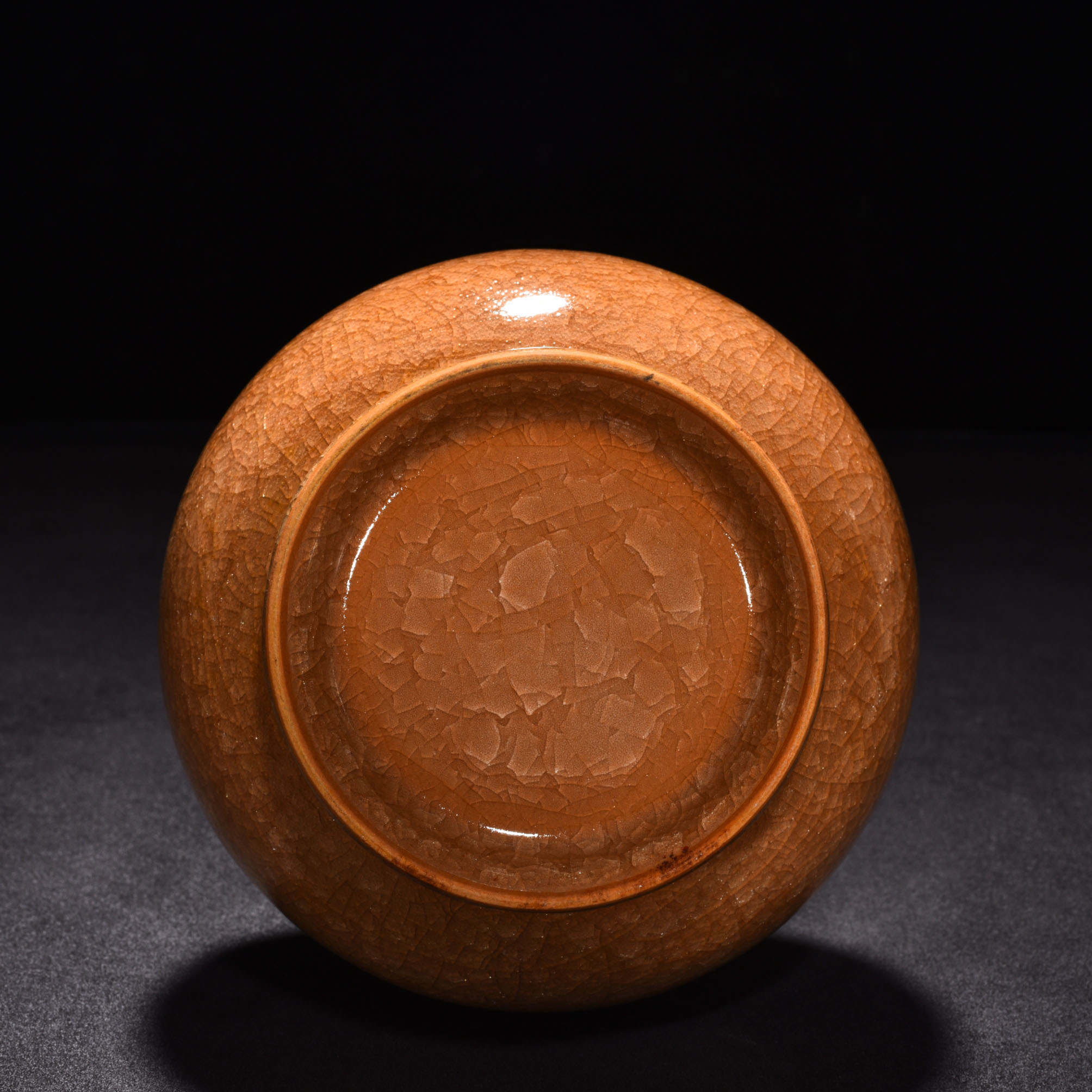 Song Dynasty official kiln beige glaze ice crackle bottle