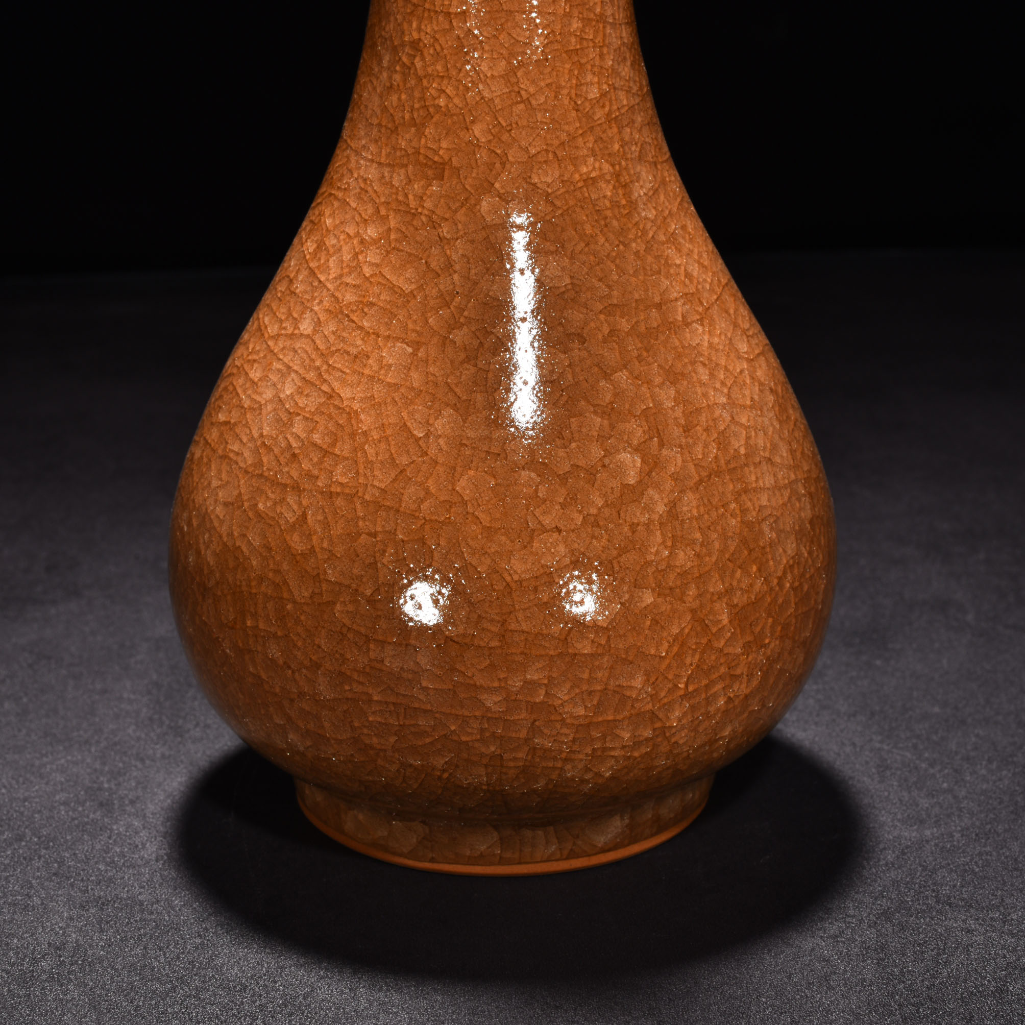 Song Dynasty official kiln beige glaze ice cracked bile bottle
