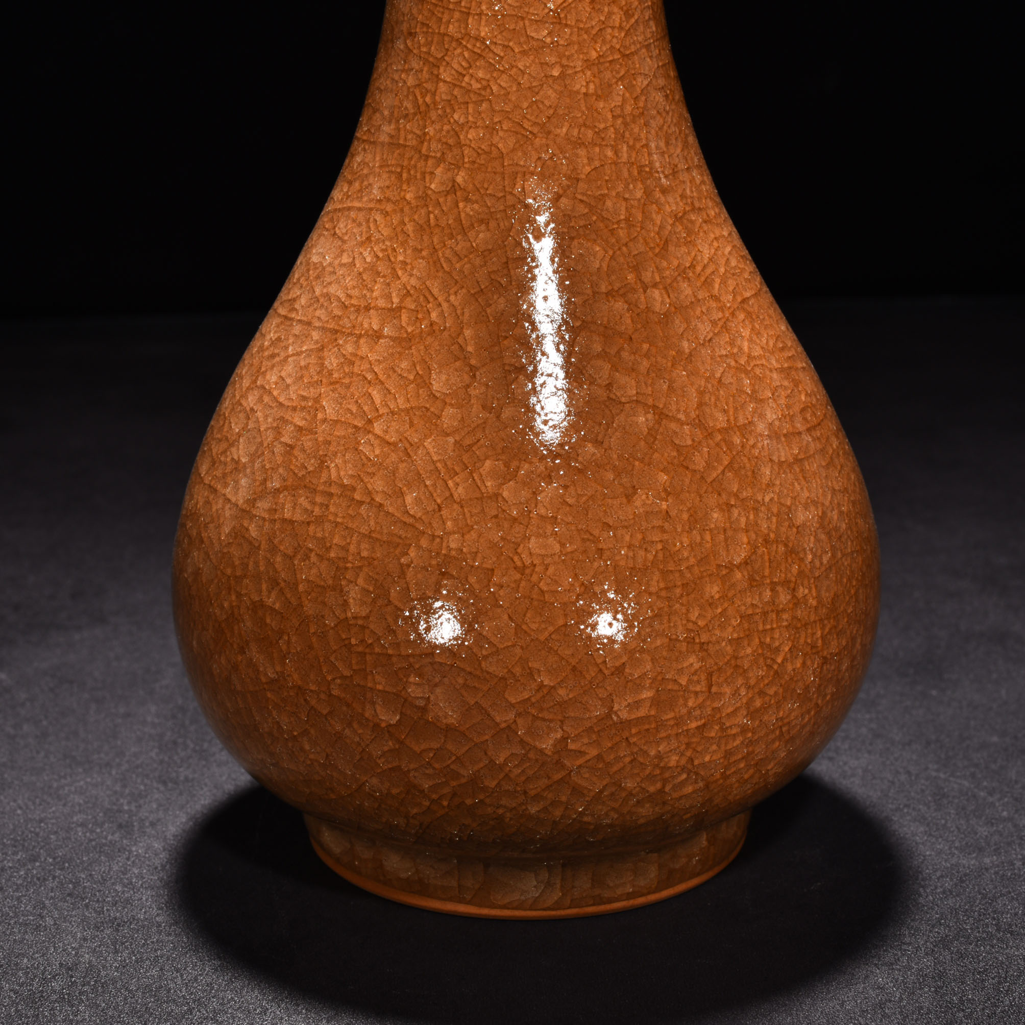 Song Dynasty official kiln beige glaze ice cracked bile bottle