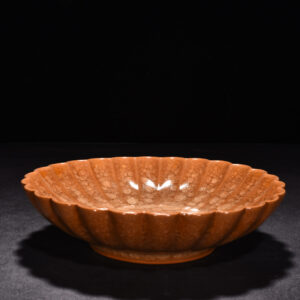Song Dynasty official kiln beige glaze petal dishwasher
