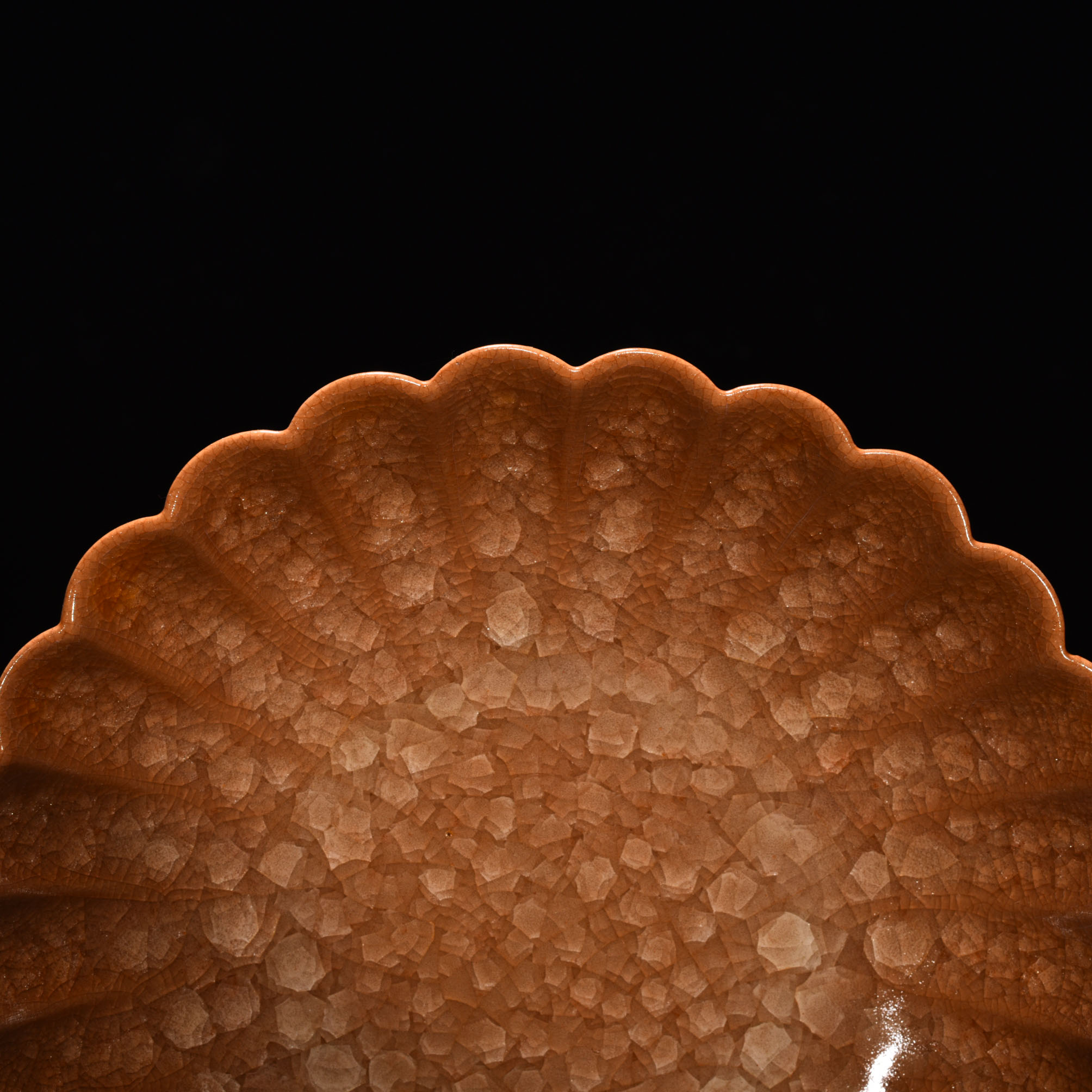 Song Dynasty official kiln beige glaze petal dishwasher