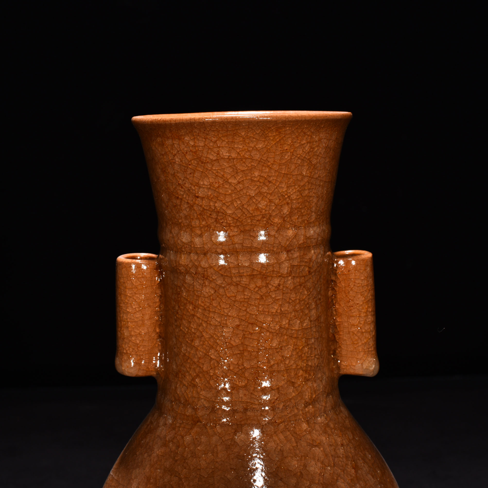 Song Dynasty official official kiln beige glaze vase