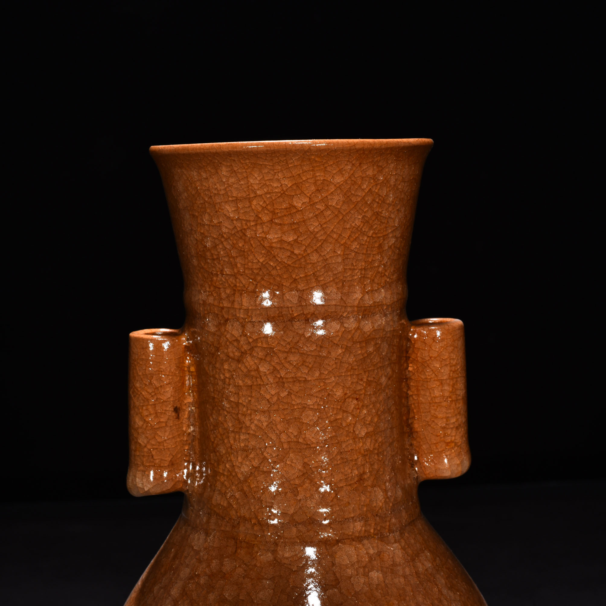 Song Dynasty official official kiln beige glaze vase