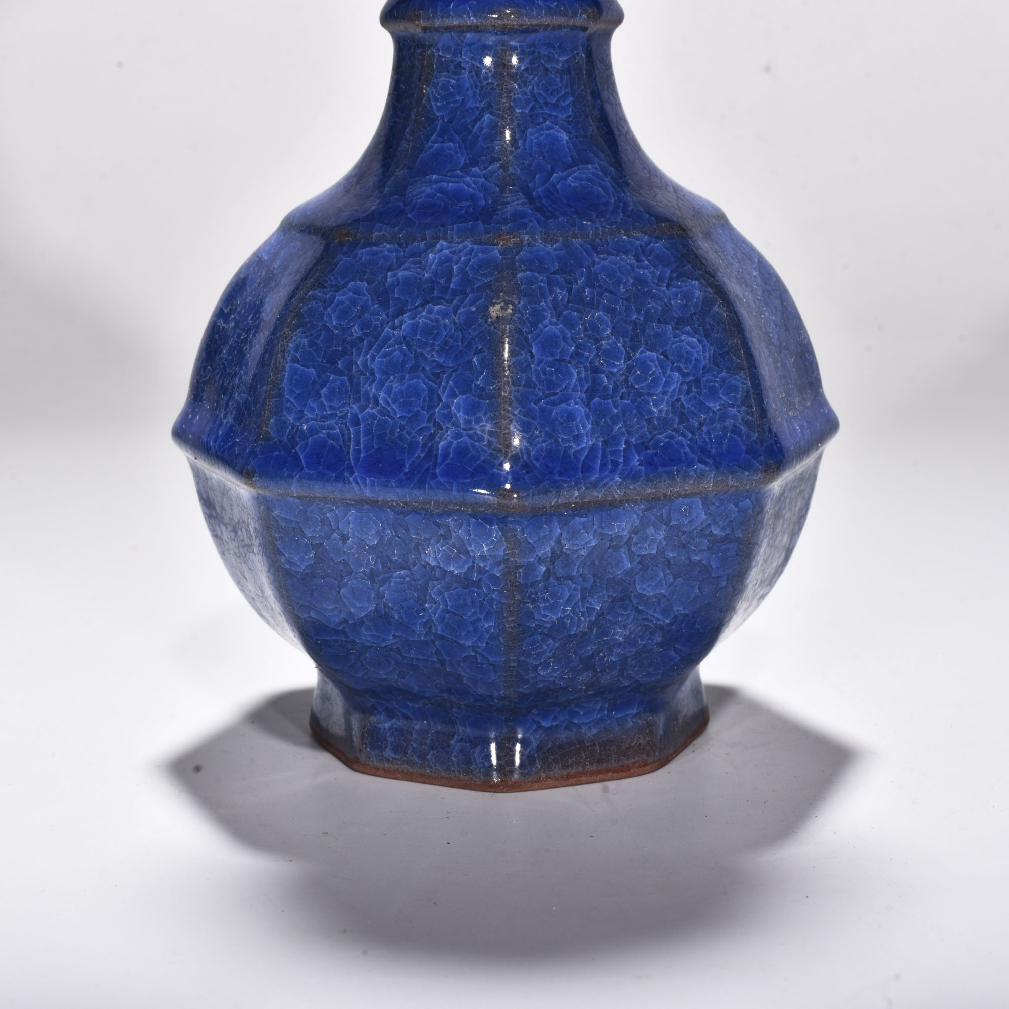 Song Dynasty official kiln blue glaze bottle