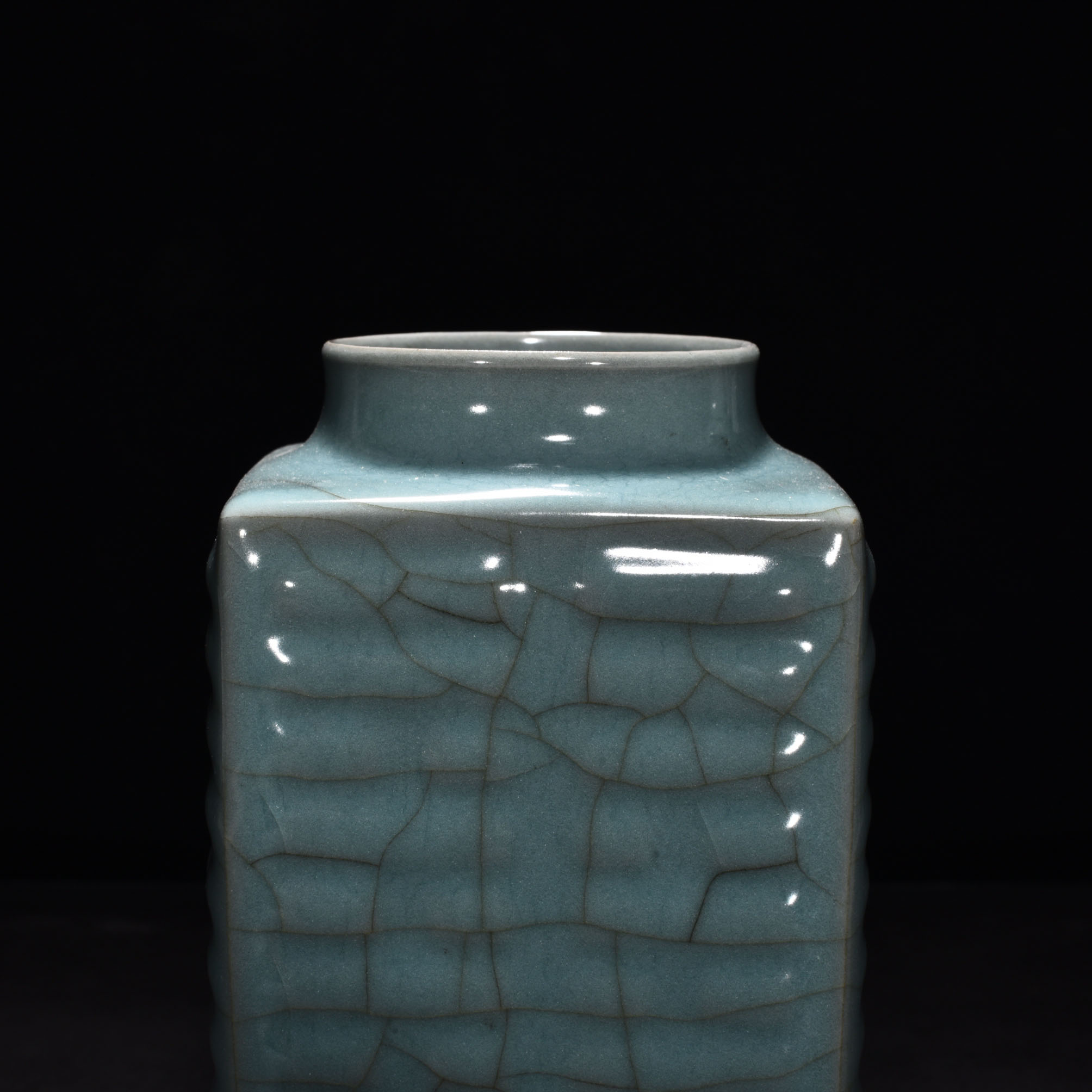 Song Dynasty official kiln celadon vase
