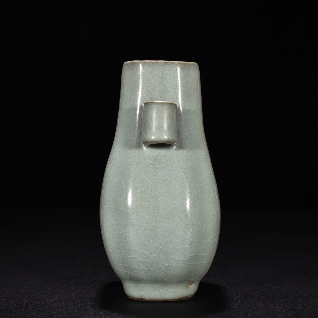 Song Dynasty kiln celadon octagonal vase