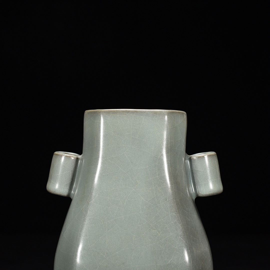 Song Dynasty kiln celadon octagonal vase
