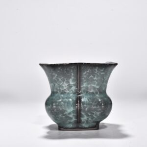 Song Dynasty official kiln celadon ice cracked halberd slag bucket