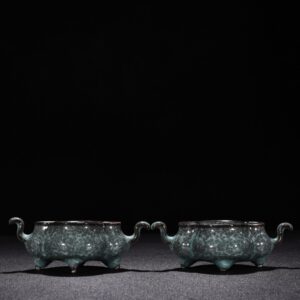 Song Dynasty official kiln celadon double eared stove