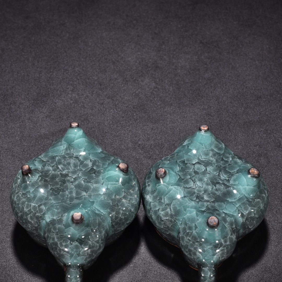 Song Dynasty official kiln celadon double eared stove