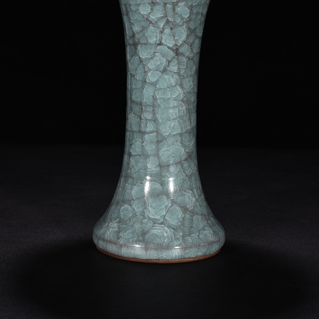 Song Dynasty official kiln celadon vase