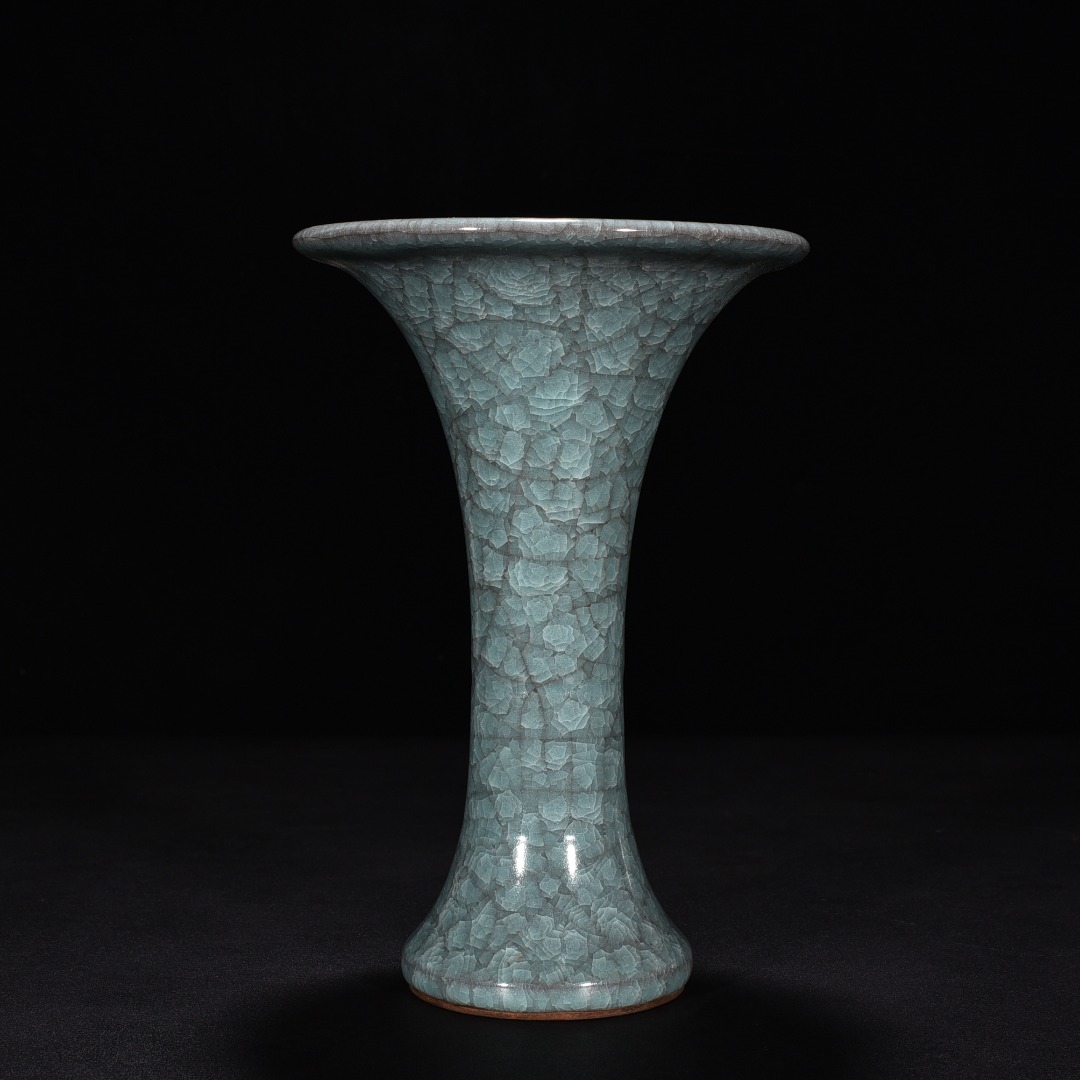 Song Dynasty official kiln celadon vase