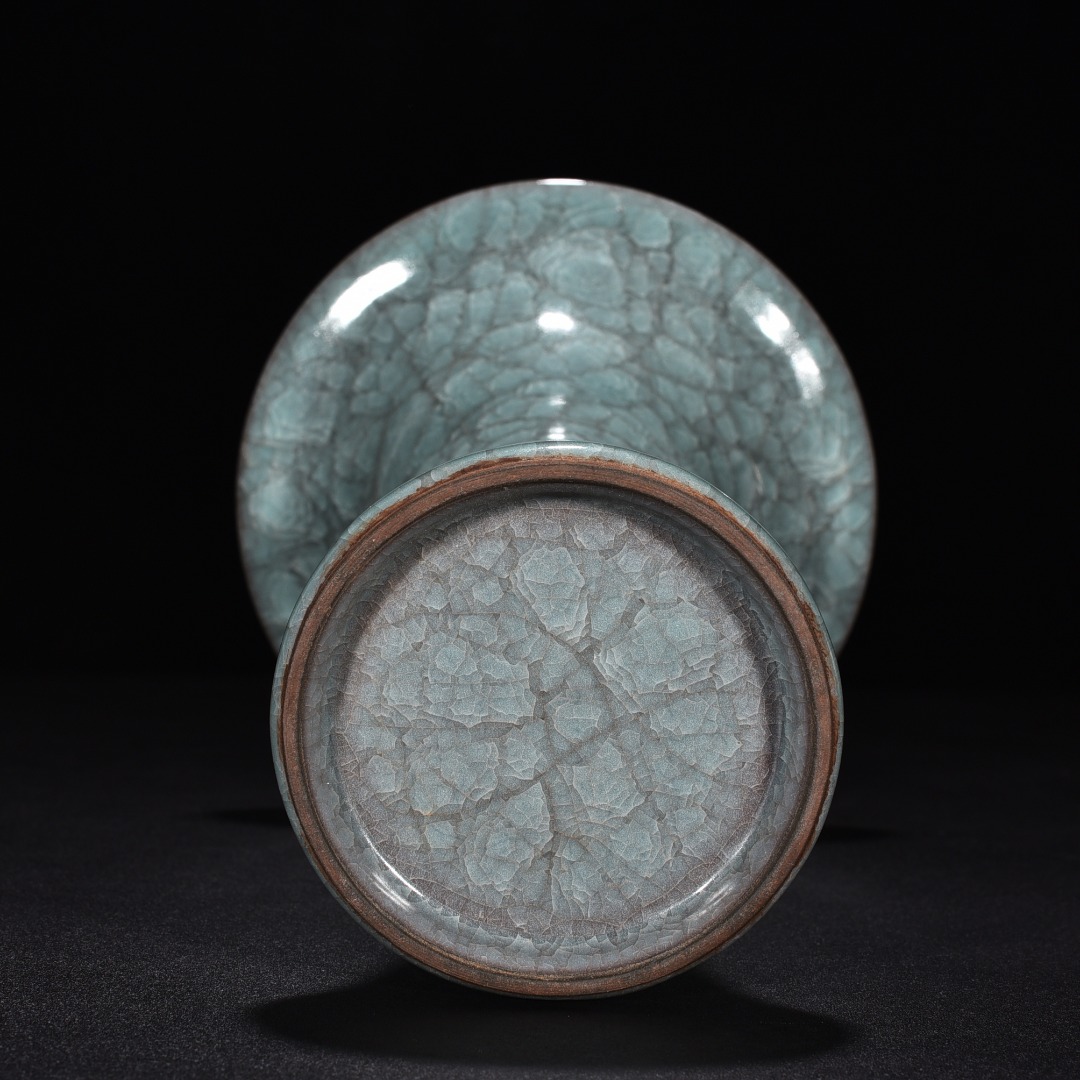 Song Dynasty official kiln celadon vase