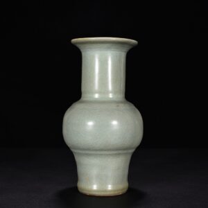 Song Dynasty official kiln celadon Phoenix tail vase