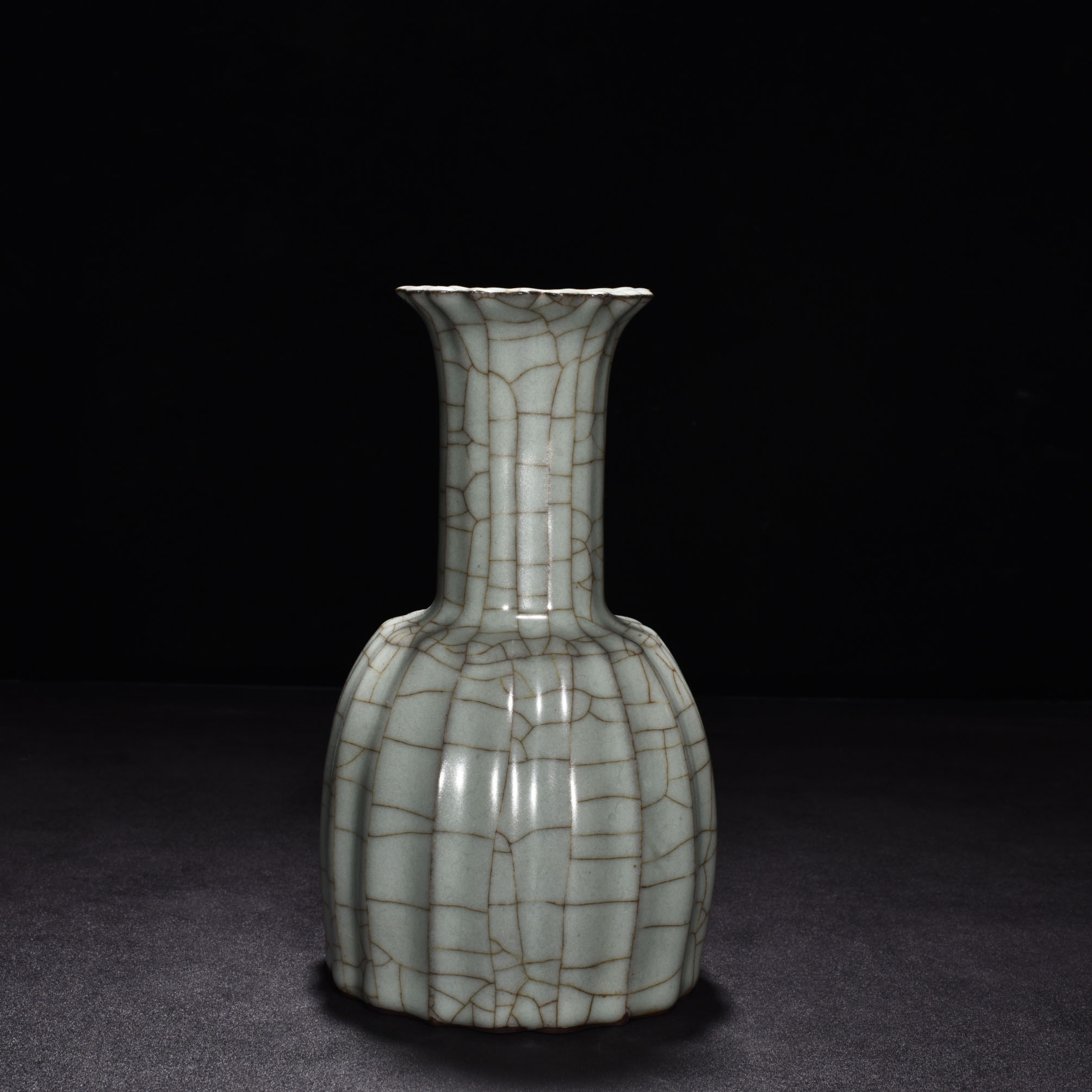 Song Dynasty official kiln celadon scraped edge bottle