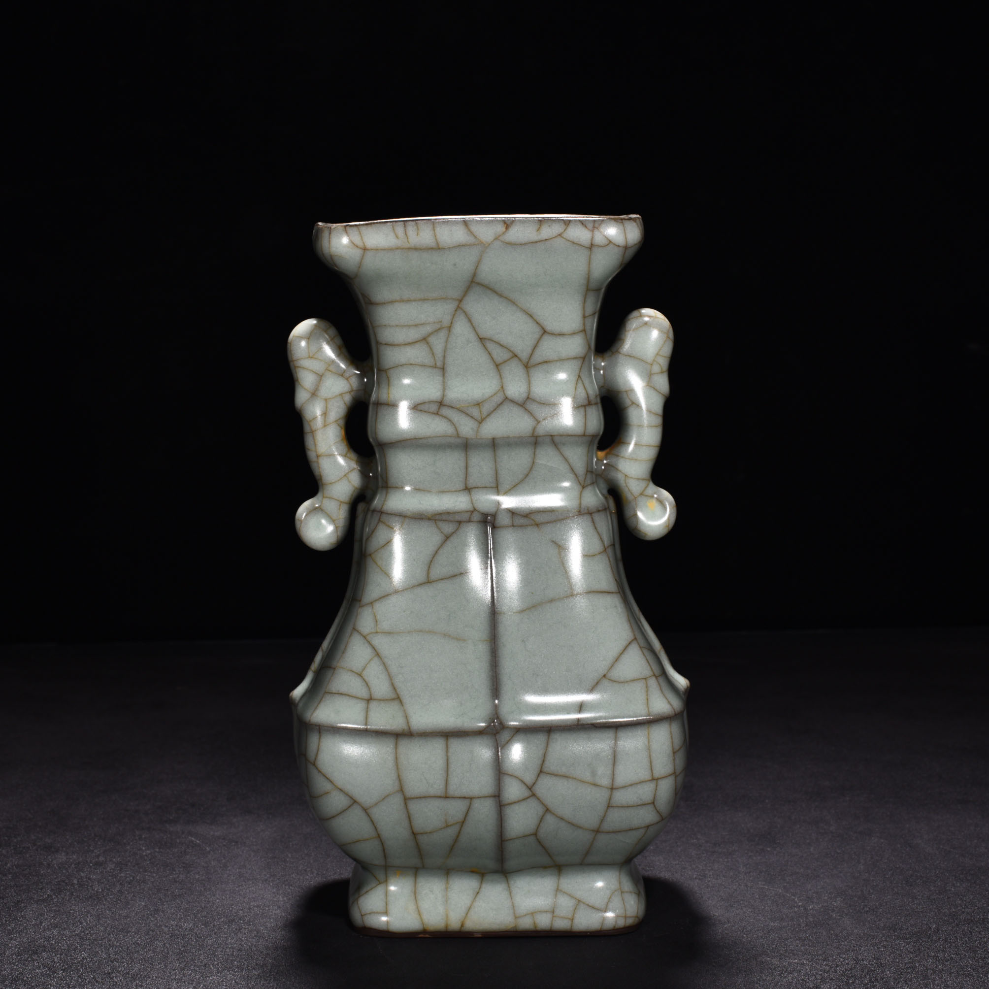 Song Dynasty official kiln celadon amphorae