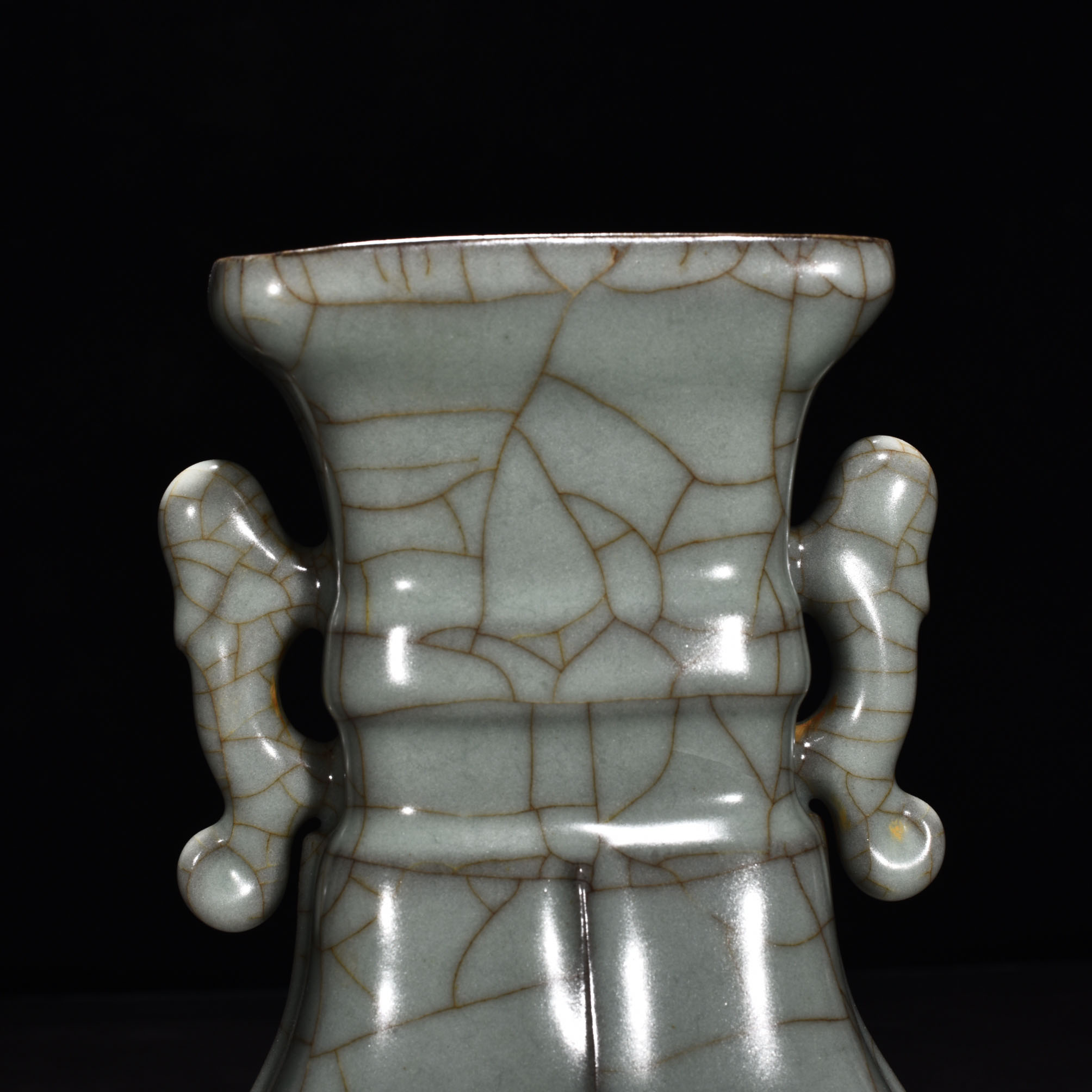 Song Dynasty official kiln celadon amphorae