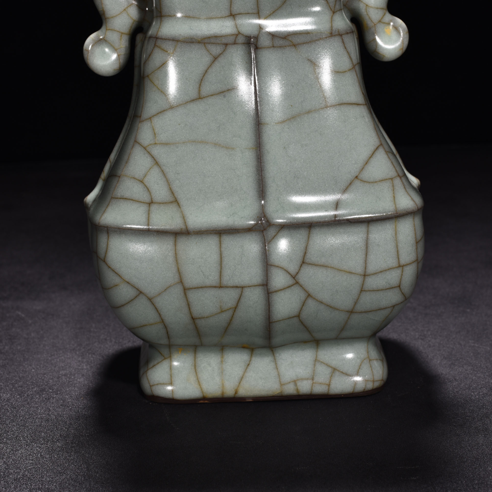 Song Dynasty official kiln celadon amphorae