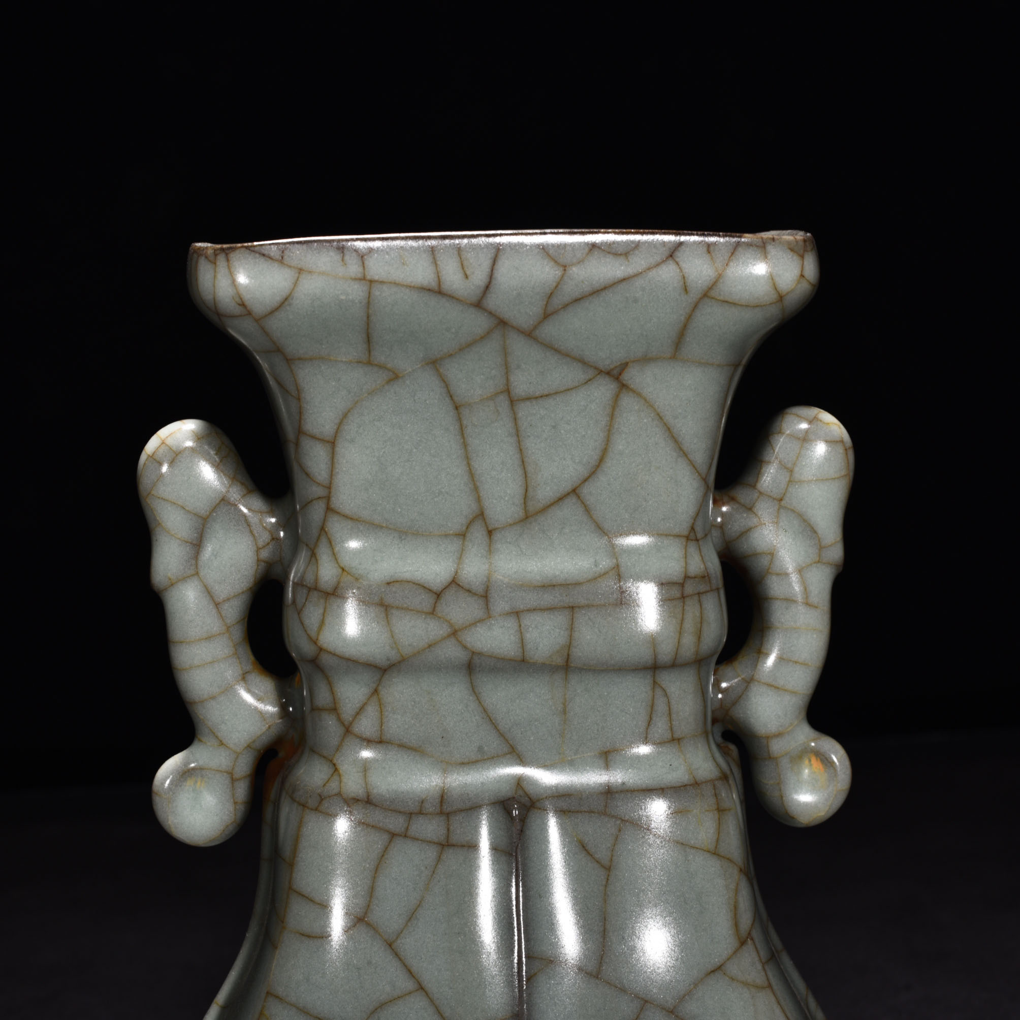 Song Dynasty official kiln celadon amphorae