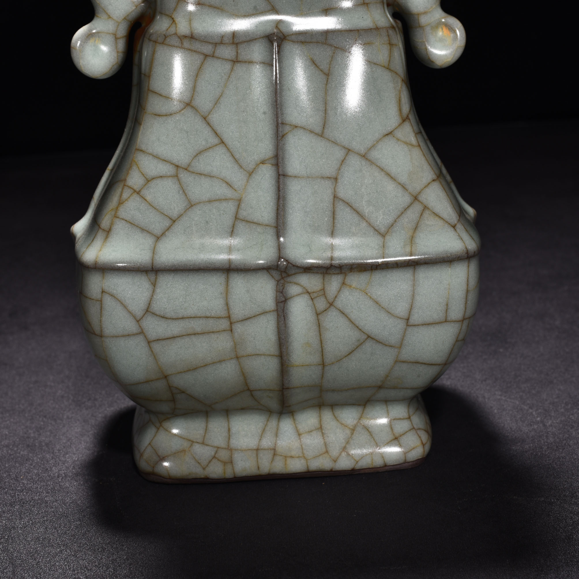 Song Dynasty official kiln celadon amphorae