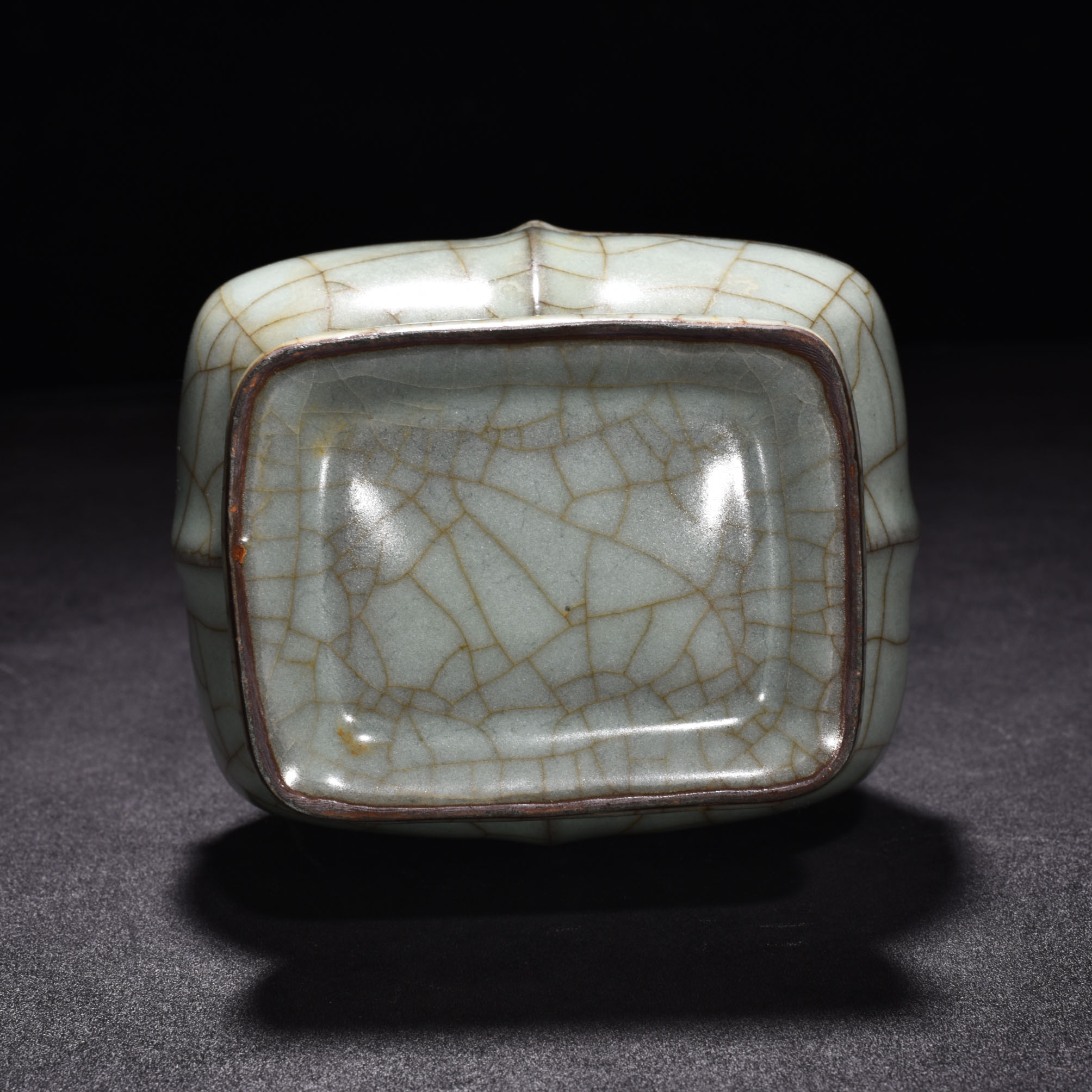 Song Dynasty official kiln celadon amphorae