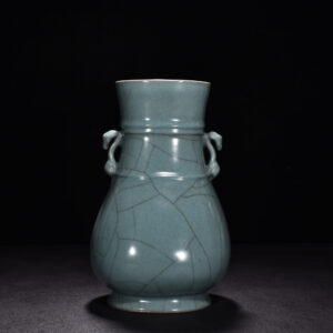 Song Dynasty official kiln celadon flat vase