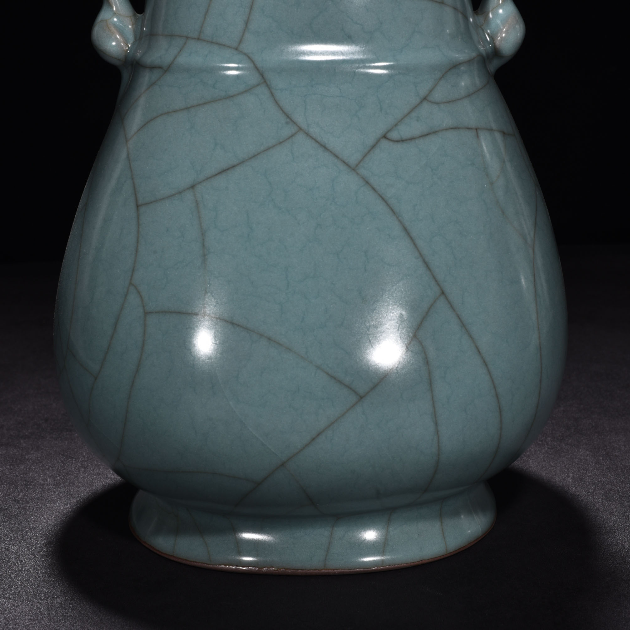 Song Dynasty official kiln celadon flat vase