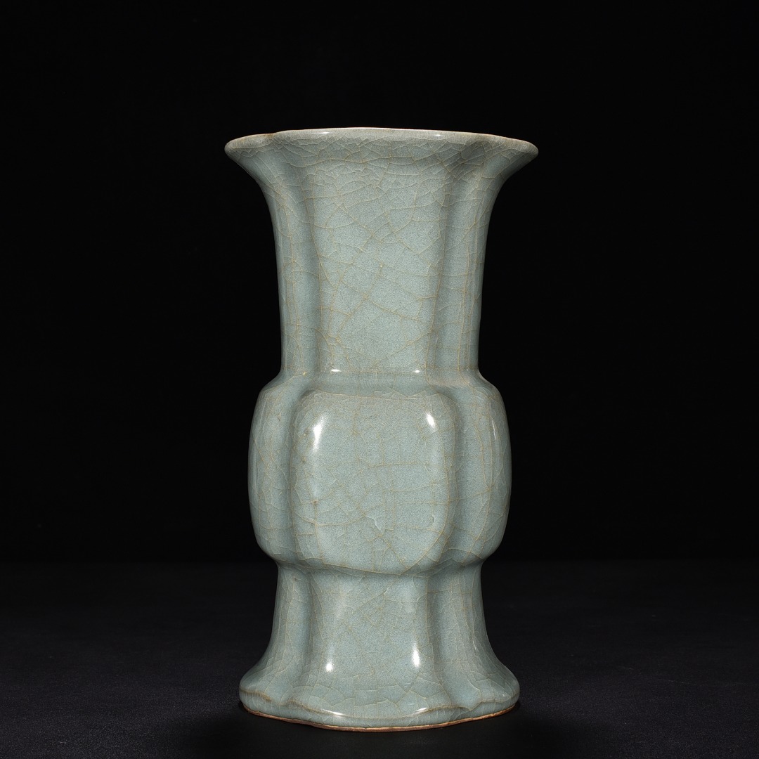 Song Dynasty official kiln celadon begonia style flower goblet