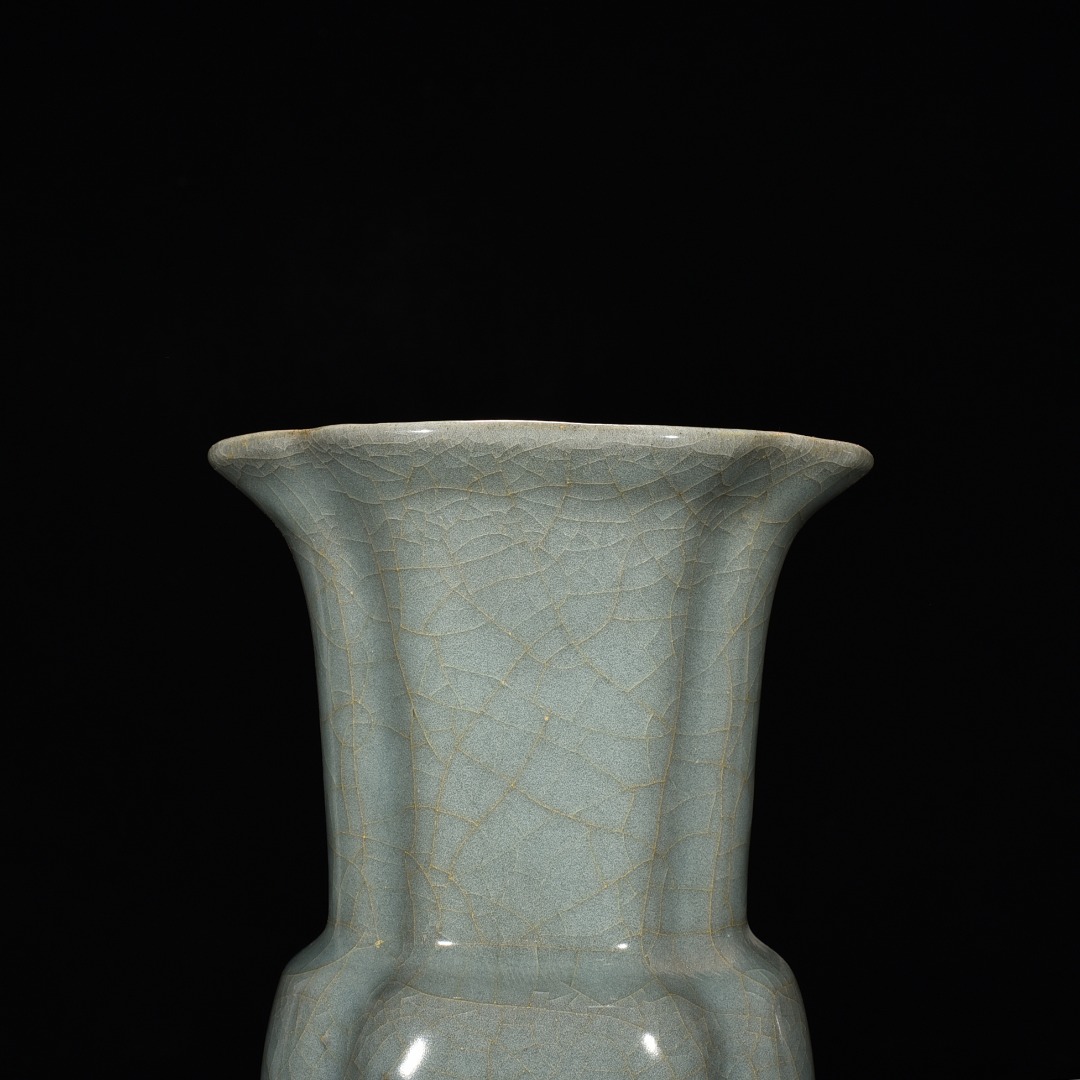 Song Dynasty official kiln celadon begonia style flower goblet