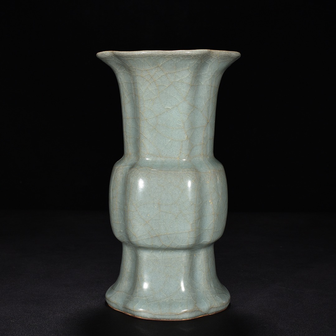 Song Dynasty official kiln celadon begonia style flower goblet