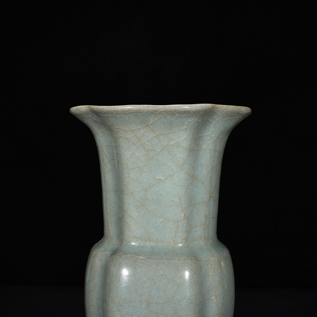 Song Dynasty official kiln celadon begonia style flower goblet