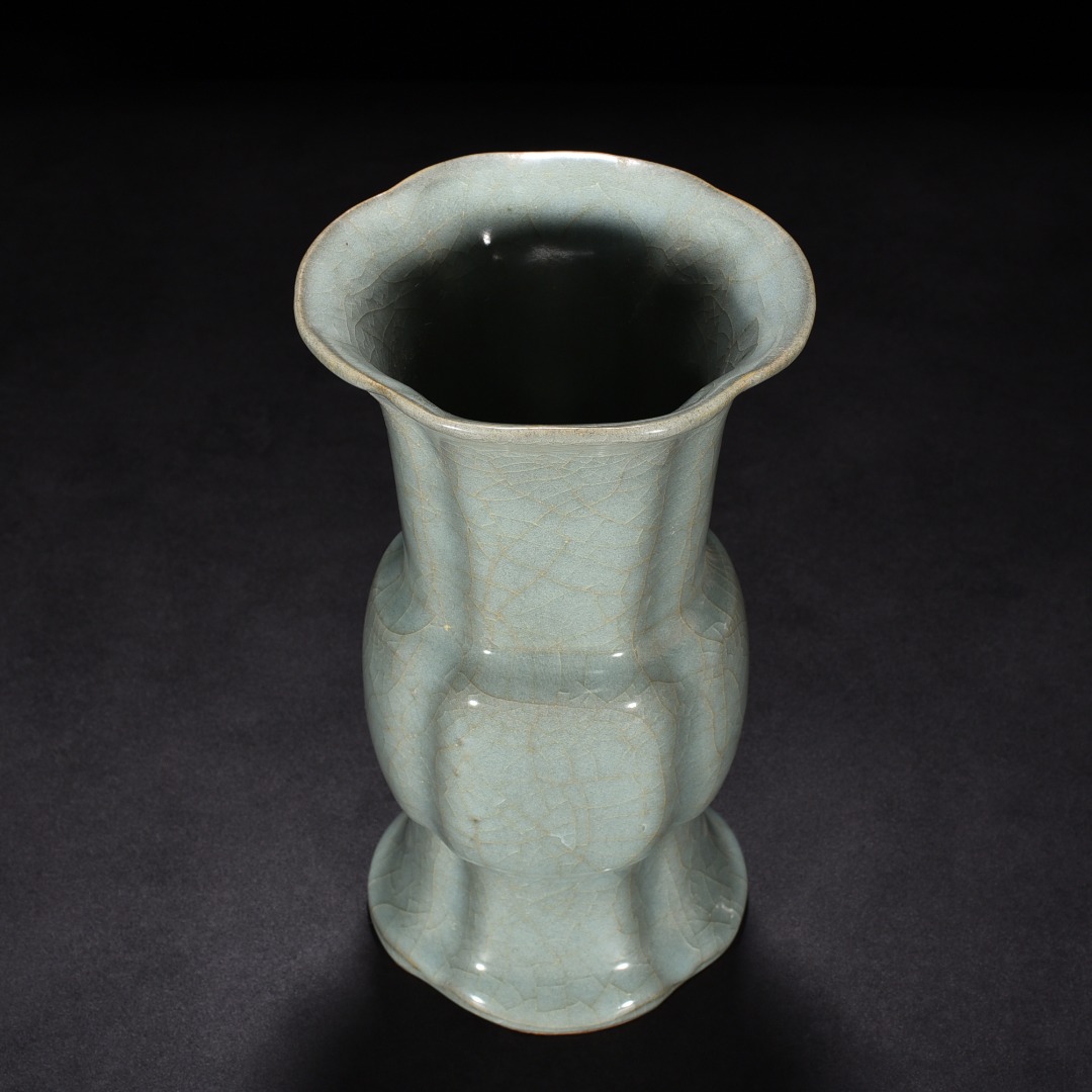 Song Dynasty official kiln celadon begonia style flower goblet