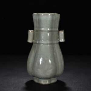 Song Dynasty official kiln celadon crabapple style vase