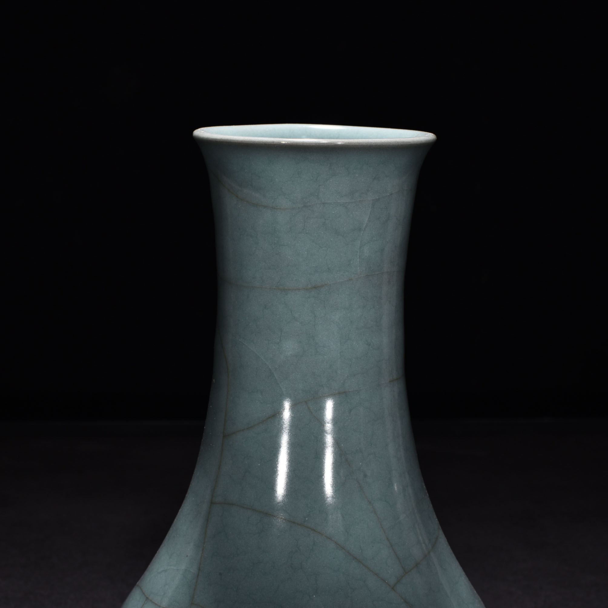 Song Dynasty official kiln celadon water chestnut statue