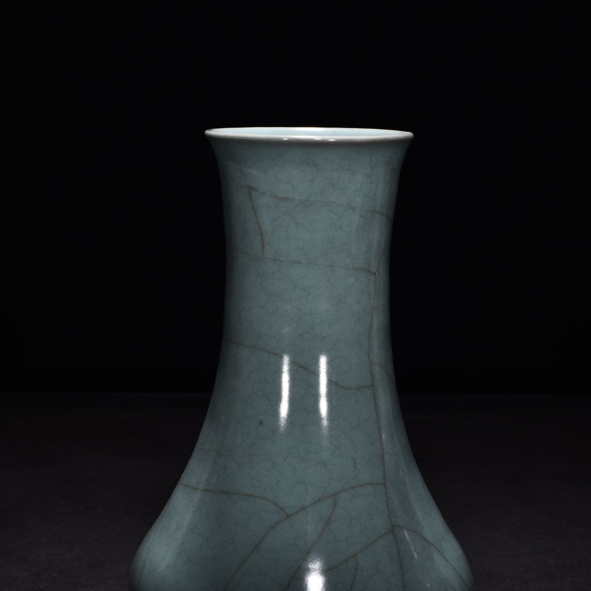 Song Dynasty official kiln celadon water chestnut statue