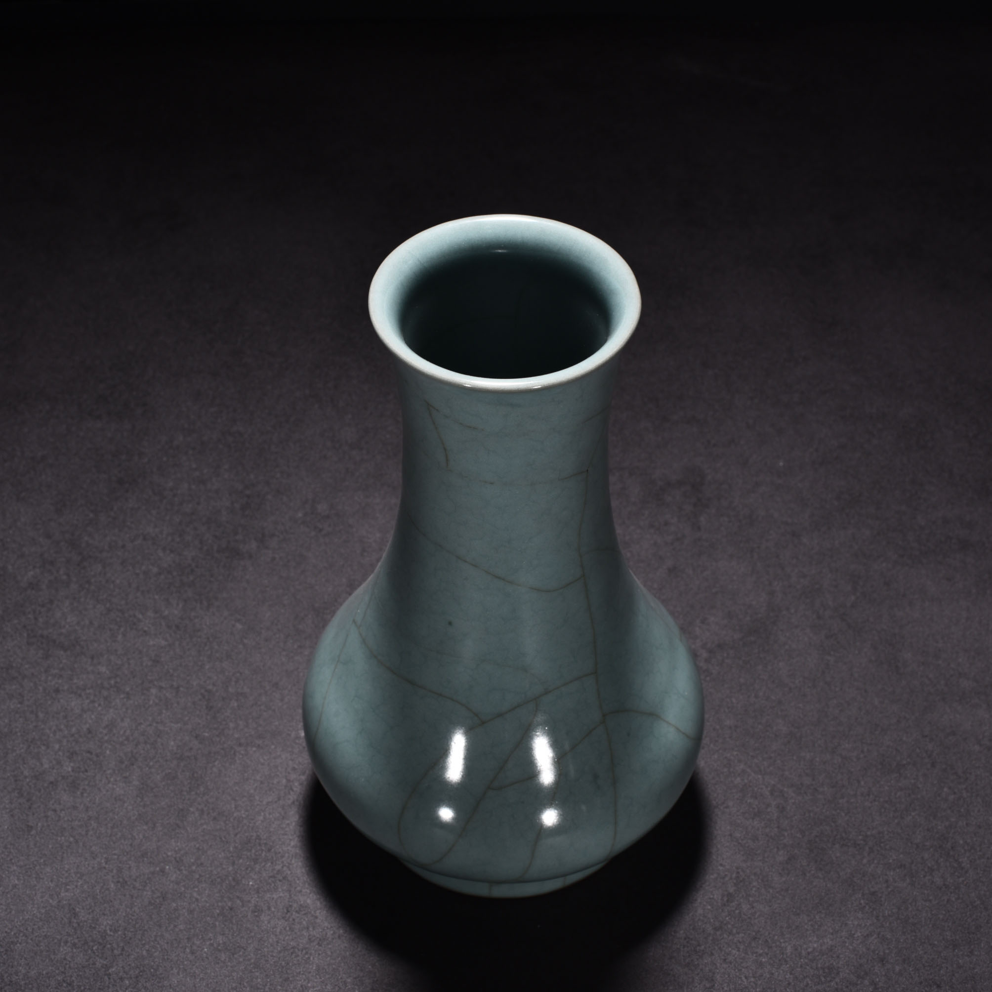 Song Dynasty official kiln celadon water chestnut statue