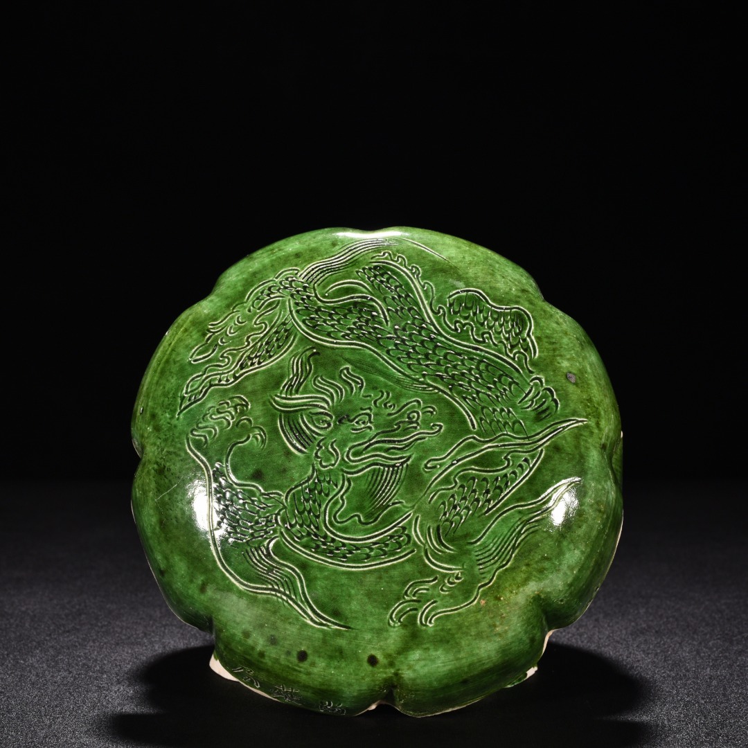 Song Dynasty Ding kiln green glaze box