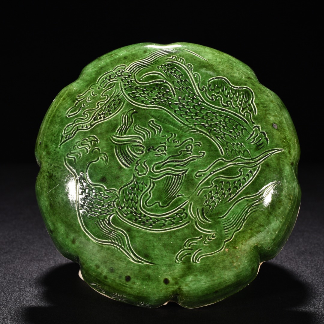 Song Dynasty Ding kiln green glaze box