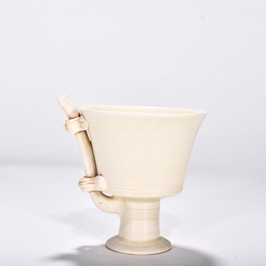 Song Dynasty Ding kiln frog suction cup