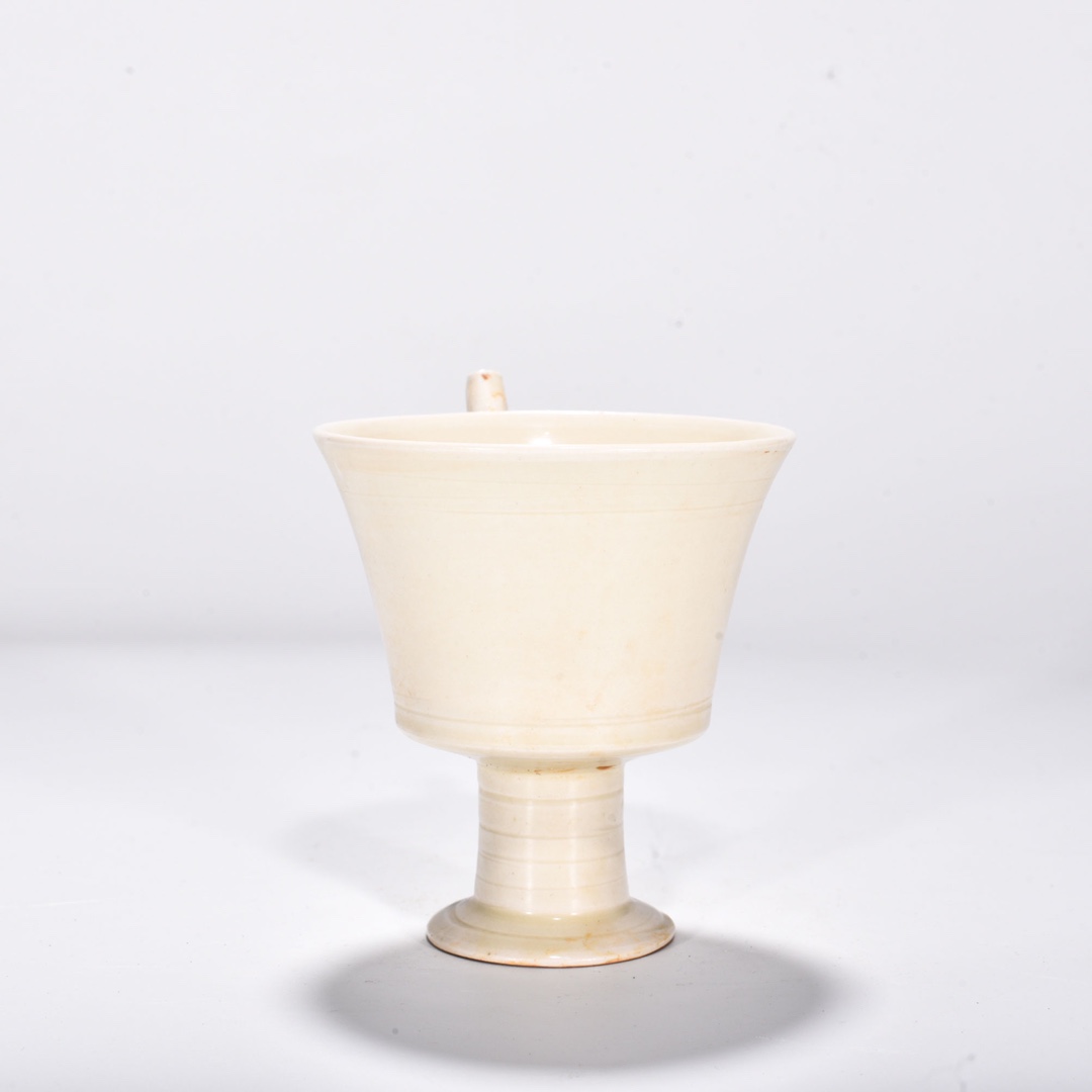 Song Dynasty Ding kiln frog suction cup