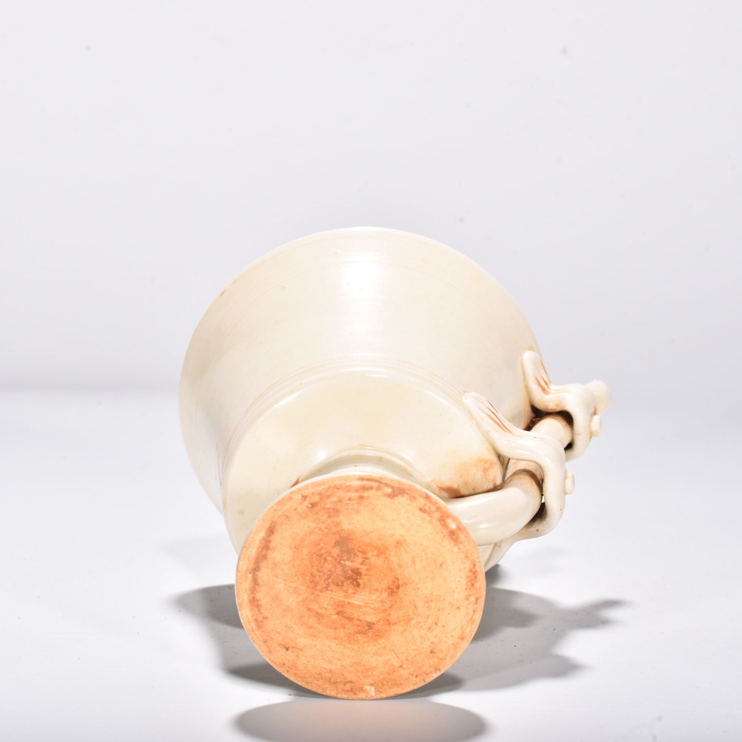 Song Dynasty Ding kiln frog suction cup