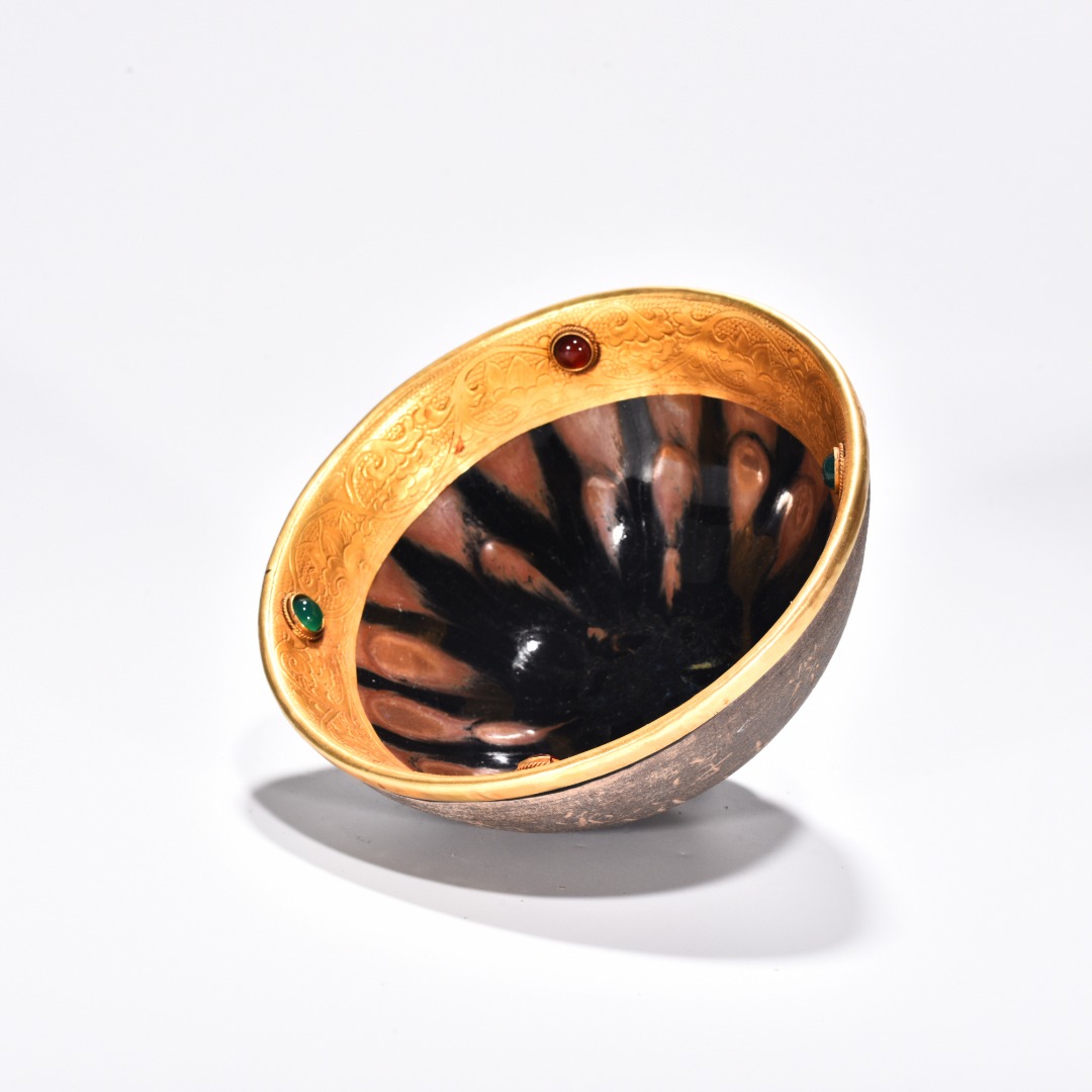 Song Dynasty Jianyao poetry cup chiseled gilt and inlaid with gems