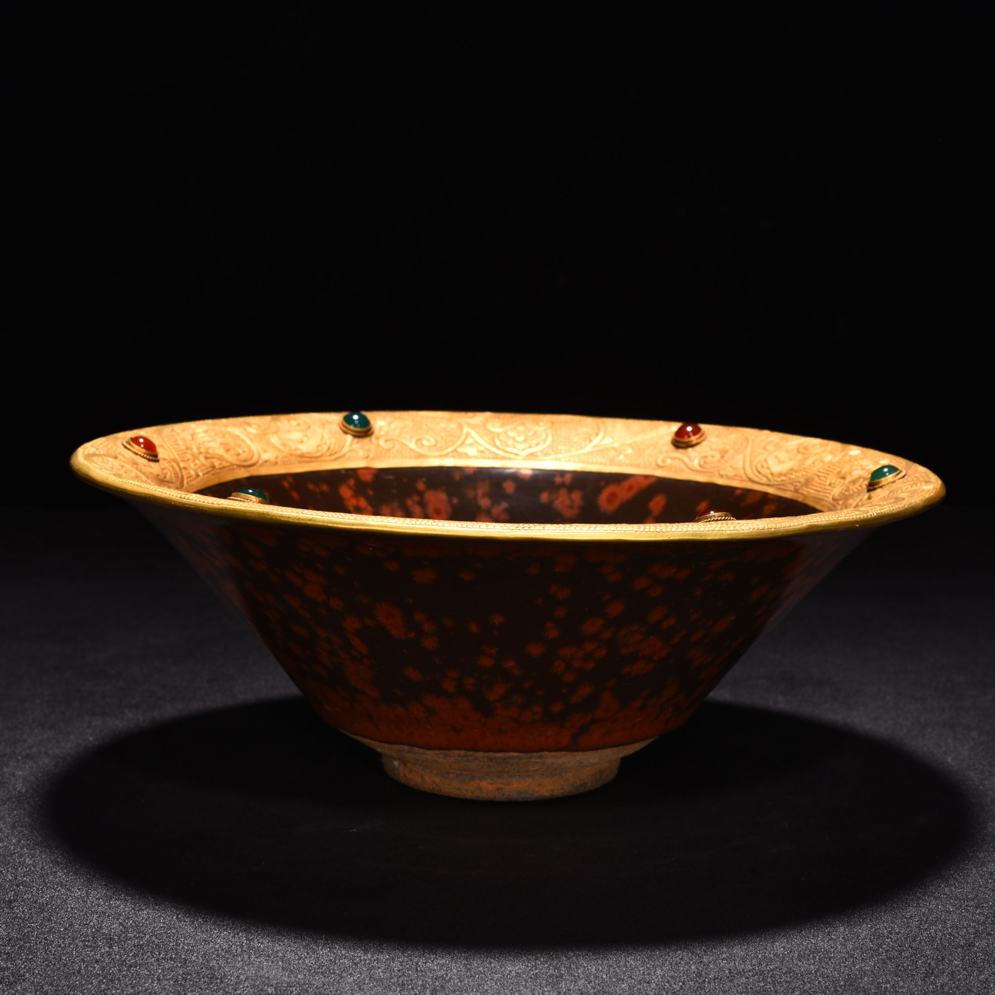 Song Dynasty large persimmon red glazed bamboo hat bowl