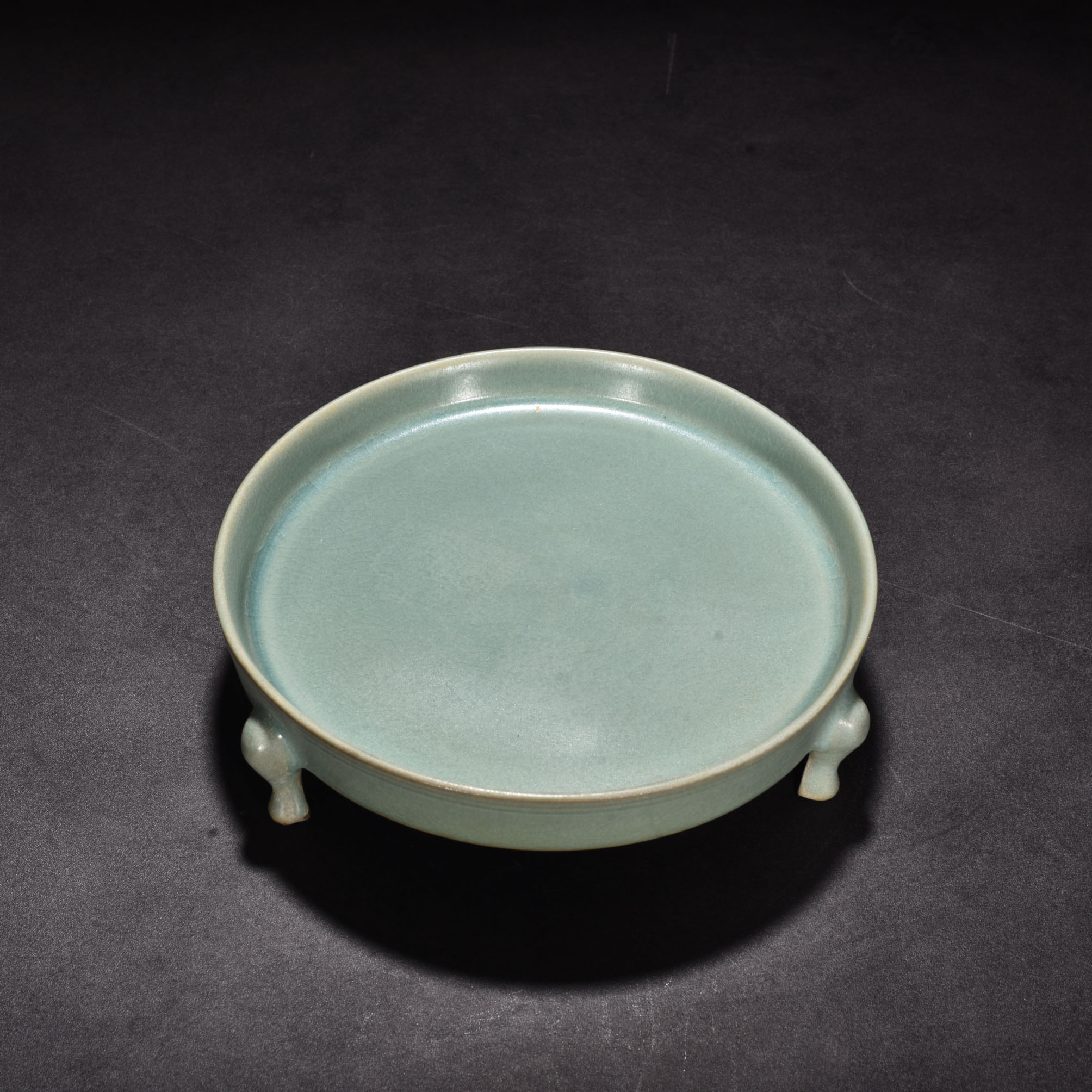 Song Dynasty Ru Kiln azure glaze three legged washer